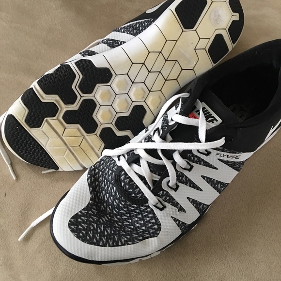 Men’s Nike Free5.0 Athletic shoes - Picture 2 of 4